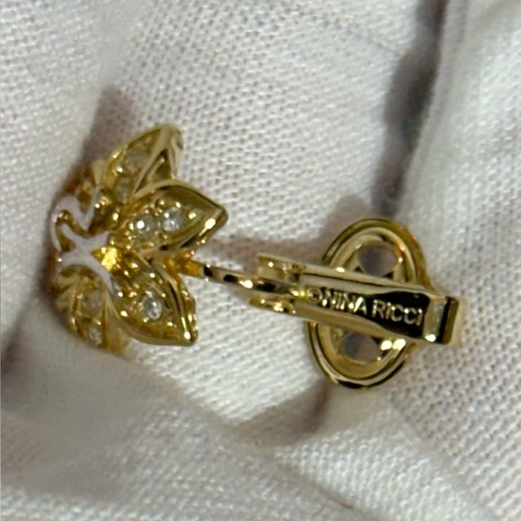 Nina Ricci Clip On Earrings - Picture 5 of 14